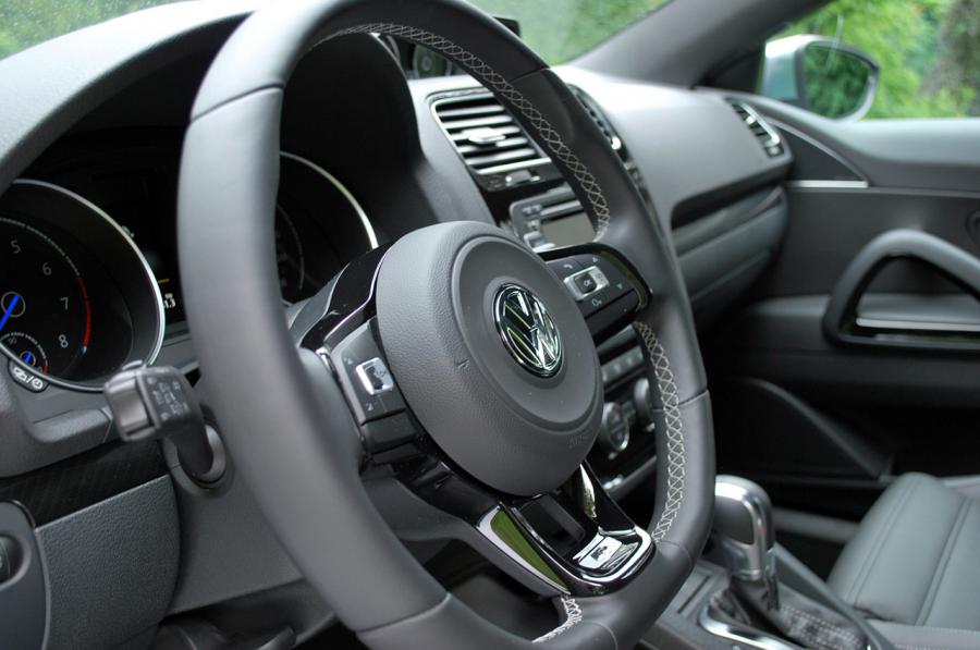  Volkswagen Scirocco R 2014 года  (фото 38 из 44)
